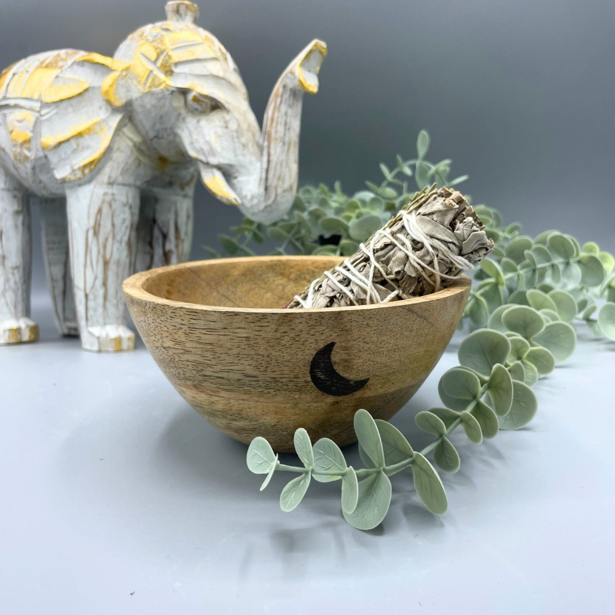 Dřevěná rituální mísa Tři měsíce, 14x7cm