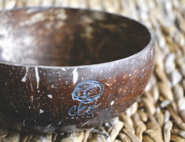 Kokosová miska natural s logem lakovaná